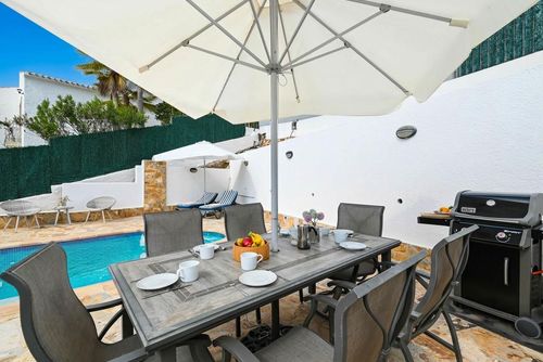 Bella Vista Classic and romantic villa with private pool in Jávea, Costa Blanca, Spain for 8 persons. The house is situated in a residential and mountainous beach area....