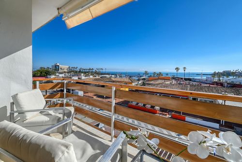Hawaii Apartamento moderno y cómodo en Jávea, Costa Blanca, España para 4 personas. El apartamento está situado en una zona residencial de playa, cerca de restaurantes y bares, tiendas y supermercados, a 100 metros de la playa El Arenal, Jávea, y a 0,1 km del Mediterráneo, Jávea....