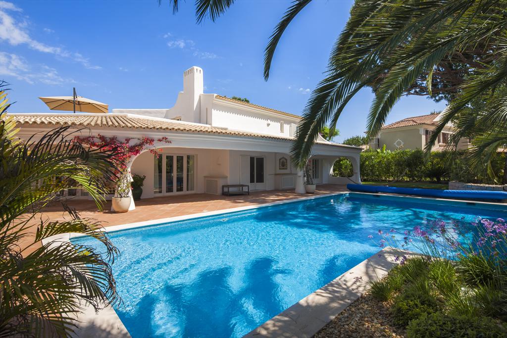 Round hill, Vakantiewoning  met privé zwembad in Quinta do Lago, aan de Algarve, Portugal voor 8 personen...