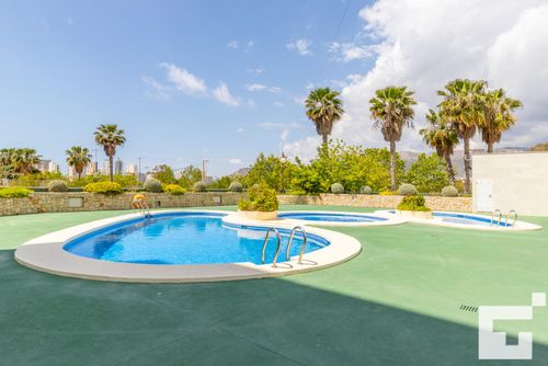 Topacio III 24A Appartement avec piscine commune à Calpe, Costa Blanca, Espagne, pour 6 personnes. L'appartement est situé à proximité de restaurants, bars et magasins, et se trouve à 25 m de la plage Playa Levante....