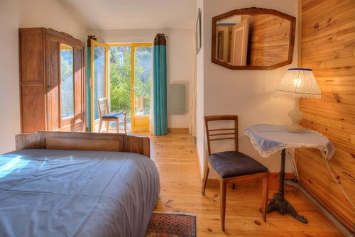 Un gîte en pyrenées Cathares Casa en CAILLA, Sud de la France, Francia para 6 personas...