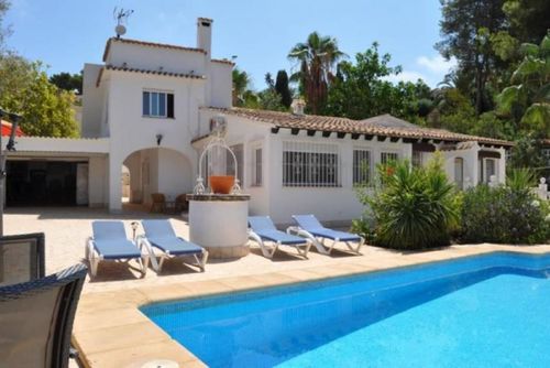 Finca Mar Aral by Solidays Wonderful and comfortable villa with private pool in Moraira, Costa Blanca, Spain for 8 persons. The house is situated in a coastal and urban area and is 2 km from L'Ampolla beach....