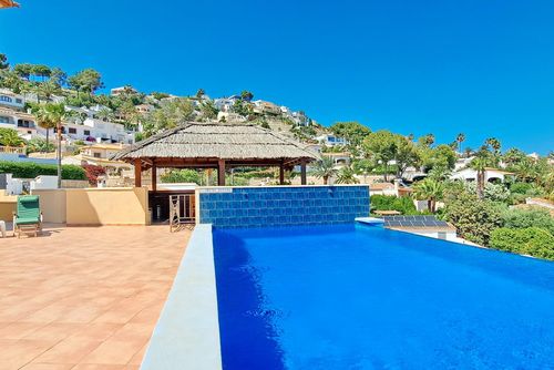 Villa Evora by Solidays Mooie en comfortabele vakantiehuis met privézwembad in Moraira, Costa Blanca, Spanje voor 8 personen. Het huis is gelegen in een kust- en woongebied, op 4 km van het strand L'Ampolla Moraira en 4 km van het centrum van Moraira....