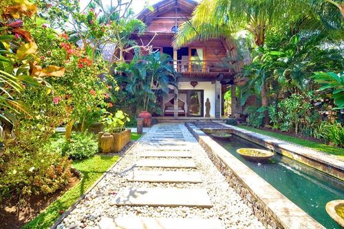 Villa Buddha 12 Prachtige en romantische villa in Lovina, op Bali, Indonesië  met privé zwembad voor 12 personen...