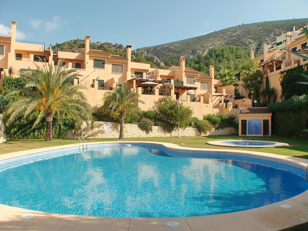 Bungalow la joya, Mooie en gezellige woning in Moraira, aan de Costa Blanca, Spanje  met gemeenschappelijk zwembad voor 6 personen...
