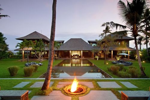 Florimar 5 bedroom Schöne und  Luxus-Villa  mit privatem Pool in Seseh, auf Bali, Indonesien für 10 Personen...