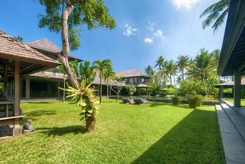 Florimar 5 bedroom Vackra och  lyxvilla i Seseh, Bali, Indonesia  med privat bassäng för 10 personer...