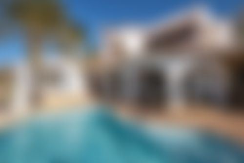 Mira al Mar 8 pax Grote en comfortabele villa in Moraira, Costa Blanca, Spanje  met privé zwembad voor 8 personen...