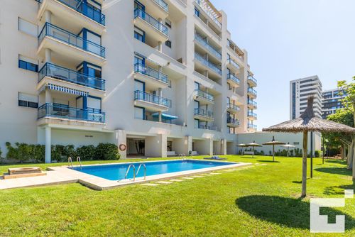 Estrella de Calpe 8C Appartement confortable avec piscine commune à Calpe, Costa Blanca, Espagne, pour 6 personnes. L'appartement est situé dans une zone résidentielle proche de la plage, à proximité des supermarchés et d'un court de tennis, à 1 km de la plage d'Arenal-Bol....