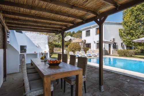 Villa Escocia 4 pax: Javea, Costa Blanca, Spanien. Garten, Essbereich im Freien, Schwimmbad und Sonnenliegen