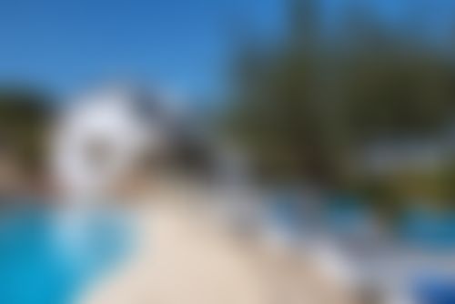 Adsubia 22 Große und komfortable Villa mit einem privaten Pool in Javea, Costa Blanca, Spanien für 22 Personen. Das Haus befindet sich in einer Wohngegend am Strand, in der Nähe von Restaurants, Bars und Supermärkten, 1 km vom El Arenal, Javea Strand und 1 km vom Mediterraneo, Javea entfernt....