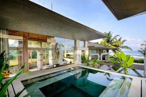 Vedas 5 Bedroom Moderne und  Luxus-Villa in Tanah Lot, auf Bali, Indonesien  mit privatem Pool für 10 Personen...