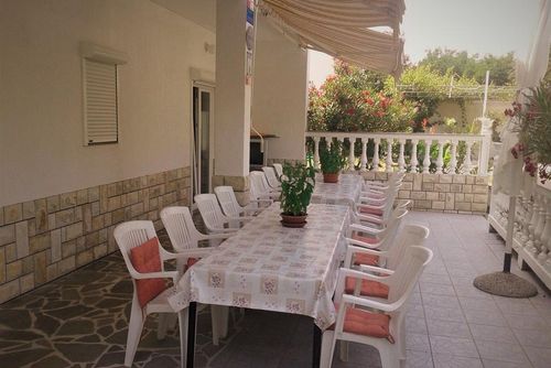 DAISY Appartement  avec piscine privée à Rab, Kvarner, Croatie pour 9 personnes...