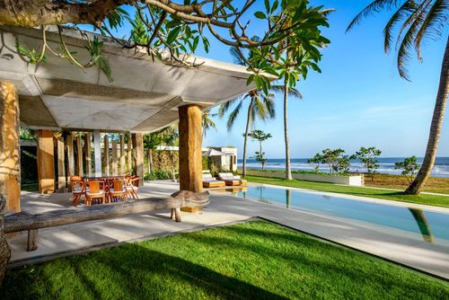 Vedas 4 Bedroom Moderne und  Luxus-Villa  mit privatem Pool in Tanah Lot, auf Bali, Indonesien für 8 Personen...