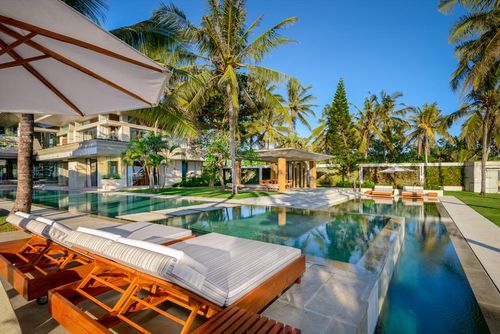 Vedas 3 Bedroom Moderne en  luxe villa in Tanah Lot, op Bali, Indonesië  met privé zwembad voor 6 personen...