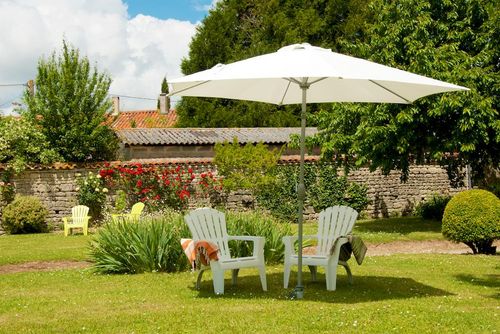 Sunflower Lodge and the Potting Shed Annexe Bostad på landet i Villemorin, Charente-Maritime, France för 6 personer...