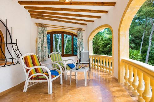 Morera Rustikales und fröhliches Ferienhaus mit privatem Pool in Jávea, Costa Blanca, Spanien für 4 Personen. Das Haus befindet sich in einem Wohnstrandgebiet, 3 km vom Strand El Arenal und 5 km vom Dorf Jávea entfernt....