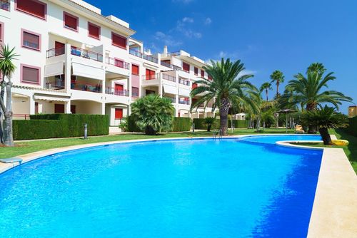 El Palmeral I Amplio y cómodo apartamento con piscina comunitaria en Denia, Costa Blanca, España para 6 personas. El apartamento está situado en una zona residencial de playa....