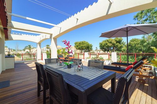 El Palmeral I Large and comfortable apartment in Dénia, Costa Blanca, Spain with communal pool for 6 persons. The apartment is situated in a residential beach area....