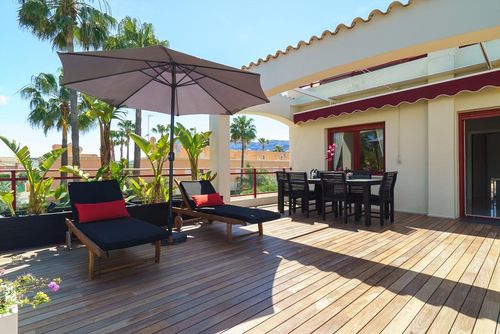 El Palmeral I Großzügige und komfortable Ferienwohnung mit Gemeinschaftspool in Denia, Costa Blanca, Spanien, für 6 Personen. Die Wohnung befindet sich in einem Wohngebiet am Strand....