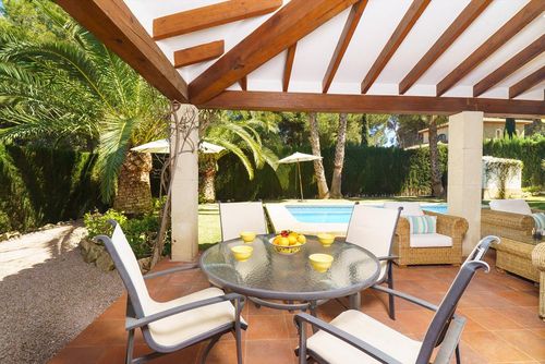 Alaya 4 pax Large and comfortable villa in Javea, Costa Blanca, Spain with private pool for 4 people. The house is situated in a residential beach area, 1 km from El Arenal, Javea beach and 1 km from the Mediterranean, Javea....