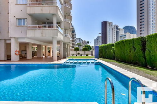 Las Garzas 8B Apartamento en Calpe, Costa Blanca, España, con piscina comunitaria para 5 personas. El apartamento está situado cerca de restaurantes y bares y a 200 m de la playa Cantal Roig....