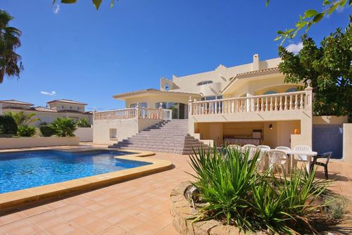 Villa Cora 6 pax Große und romantische Villa mit privatem Pool in Jávea, Costa Blanca, Spanien für 6 Personen. Das Haus liegt in einem Wohngebiet am Strand....