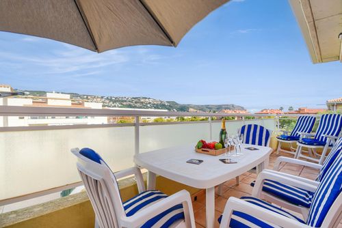 Jardines de Gabriel Hermoso y cómodo apartamento con piscina comunitaria en Jávea, Costa Blanca, España para 6 personas. El apartamento está situado en una zona residencial de playa, a 1 km de la playa La Grava, Jávea y a 1 km del Mediterráneo, Jávea....