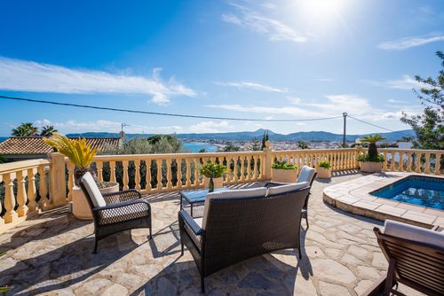La Cofa Wunderbare und luxuriöse Villa mit privatem Pool in Jávea, Costa Blanca, Spanien für 4 Personen. Das Haus liegt in einem Wohnstrandgebiet, 1 km von La Grava, Puerto, Jávea Strand und 1 km von Mediterráneo, Jávea entfernt....