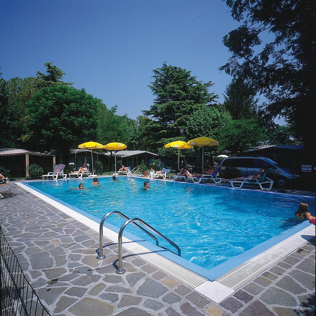Garden tourist, Appartement in Manerba Del Garda -Bs-, Lago di Garda, Italië  met privé zwembad voor 7 personen...