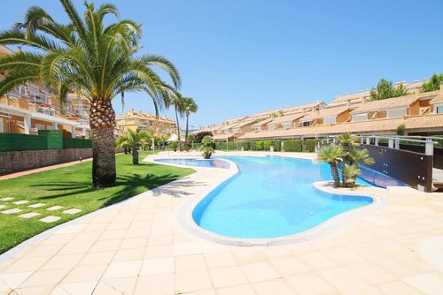 Moreras Moderne und fröhliche Wohnung in Javea, Costa Blanca, Spanien, geeignet für 4 Personen. Die Wohnung befindet sich in einer Wohngegend am Strand, in der Nähe von Restaurants und Bars, Geschäften und Supermärkten, und ist nur 500 m vom Strand El Arenal entfernt....