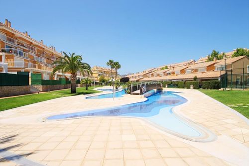 Moreras Modern en vrolijk appartement in Javea, Costa Blanca, Spanje voor 4 personen. Het appartement bevindt zich in een residentiële strandwijk, dicht bij restaurants en bars, winkels en supermarkten, en op 500 m van het strand El Arenal....