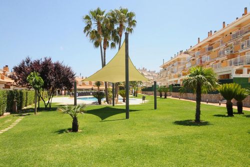 Moreras Modern en vrolijk appartement in Javea, Costa Blanca, Spanje voor 4 personen. Het appartement bevindt zich in een residentiële strandwijk, dicht bij restaurants en bars, winkels en supermarkten, en op 500 m van het strand El Arenal....