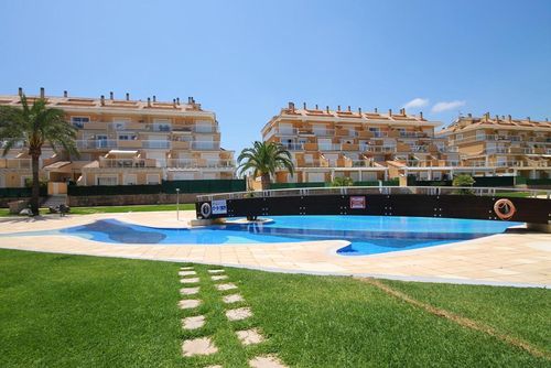 Moreras Apartamento moderno y alegre en Jávea, Costa Blanca, España para 4 personas. El apartamento está situado en una zona residencial de playa, cerca de restaurantes y bares, tiendas y supermercados, a 500 m de la playa El Arenal....