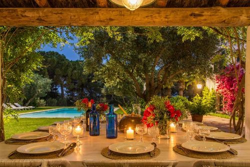 Mas Peirot 20 minutes walk to beaches  Genuine Farmhouse    Garden and Parc 60 Hectares Cunit Villa cómoda en Sitges, Costa Dorada, España, con una piscina privada para 18 personas. La casa se encuentra en una zona rural, boscosa y residencial junto a la playa....