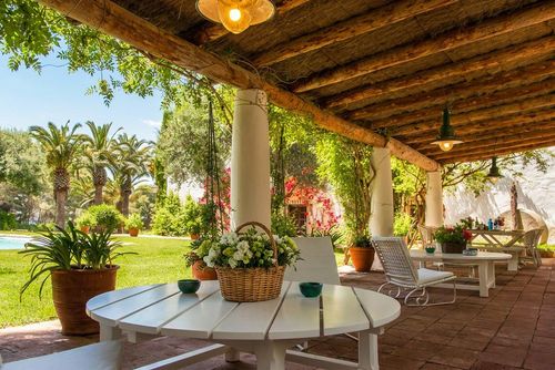 Mas Peirot 20 minutes walk to beaches  Genuine Farmhouse    Garden and Parc 60 Hectares Cunit Behagelig villa i Sitges, Costa Dorada, Spanien med en privat pool til 18 personer. Huset er beliggende i et landligt, skovklædt og boligområde tæt på stranden....