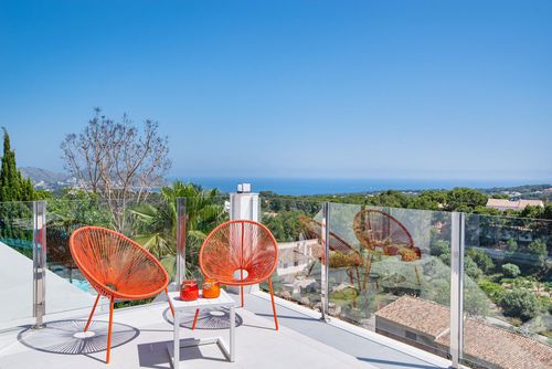 Villa Momily  luxuary fantastic sea view Wonderful and luxurious villa in Moraira, Costa Blanca, Spain, with private pool for 6 persons. The house is situated in a residential beach area and is 3 km from Platgetes Moraira beach....