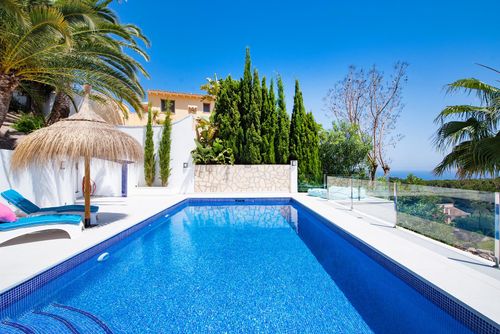 Villa Momily  luxuary fantastic sea view Wonderful and luxurious villa with private pool in Moraira, Costa Blanca, Spain for 6 persons. The house is situated in a residential beach area and is 3 km from Platgetes Moraira beach....