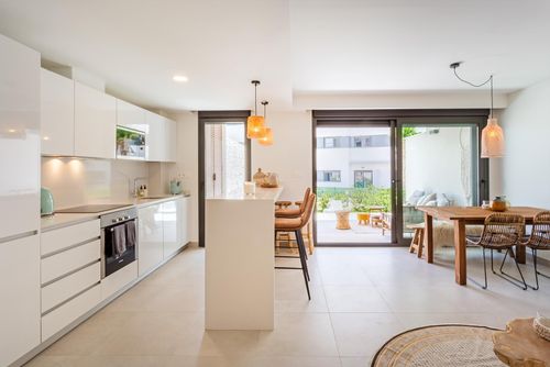 La Cabaña Beautiful and comfortable apartment with communal pool in Javea, Costa Blanca, Spain for 4 persons. The apartment is situated in a residential beach area, close to restaurants and bars, shops and supermarkets, and 200 m from Arenal Beach....