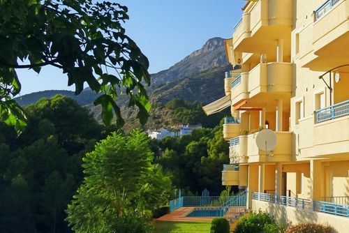 Casa Casaert Schönes und komfortables Apartment in Altea, Costa Blanca, Spanien mit einem Gemeinschaftspool für 4 Personen. Das Apartment befindet sich in einer Küsten-, hügeligen, ländlichen und Wohngegend und ist 3 km vom Playa de L'Olla Strand entfernt....