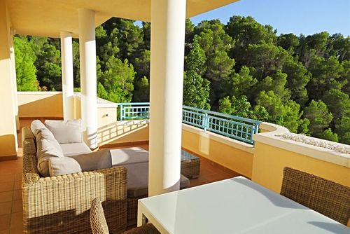 Casa Casaert Schönes und komfortables Apartment in Altea, Costa Blanca, Spanien mit einem Gemeinschaftspool für 4 Personen. Das Apartment befindet sich in einer Küsten-, hügeligen, ländlichen und Wohngegend und ist 3 km vom Playa de L'Olla Strand entfernt....