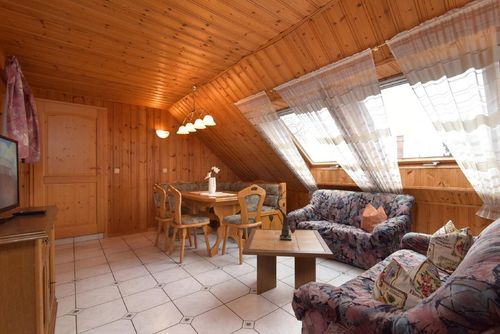 FH Richter - Fewo Birke Grosse Ferienwohnung in Drognitz, Ortsteil Lothra, Thüringer Wald, Schiefergebirge, Deutschland für 6 Personen...