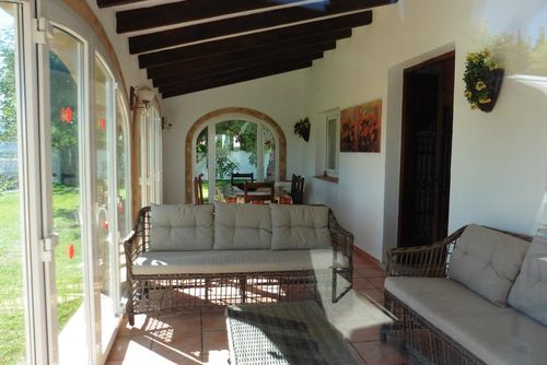 Villa Seniola Hermosa y cómoda casa de vacaciones con piscina climatizada en Javea, Costa Blanca, España, para 6 personas. La casa está situada en una zona residencial y montañosa, a 4 km de la playa....