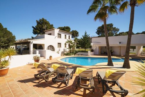 Timon 4 Wonderful and luxurious villa with private pool in Moraira, Costa Blanca, Spain for 4 persons. The villa is situated in a residential area, close to restaurants and bars, shops and supermarkets, and 500 m from Playa Ampolla beach....
