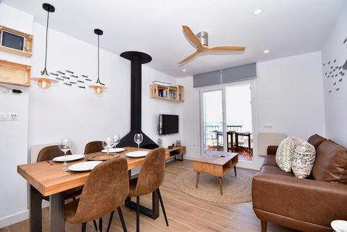 La Vista Modern and comfortable apartment with communal pool in Chiclana de la Frontera, Costa de la Luz, Spain for 4 persons. The apartment is situated in an urban beach area, close to restaurants and bars, shops and supermarkets, and 100 m from La Barrosa beach....