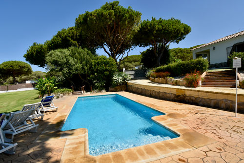 Cuatro Vientos Villa avec piscine privée à Chiclana de la Frontera, Costa de la Luz, Espagne, pour 6 personnes. La maison est située dans une zone côtière et rurale....