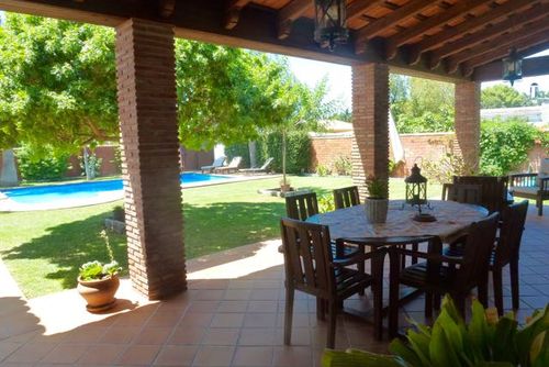 Monteblanco Große und komfortable Villa in Chiclana de la Frontera, Costa de la Luz, Spanien, mit privatem Pool für 10 Personen. Das Haus befindet sich in einer hervorragenden Lage....