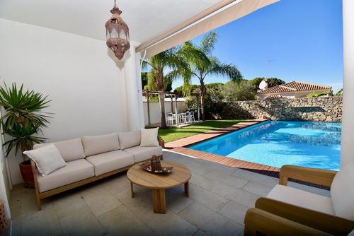 Morales Meravigliosa villa con piscina privata a Chiclana de la Frontera, Costa de la Luz, Spagna, per 6 persone. La casa è situata in una zona residenziale, a 3 km dalla spiaggia di La Barrosa e a 3 km da La Barrosa....