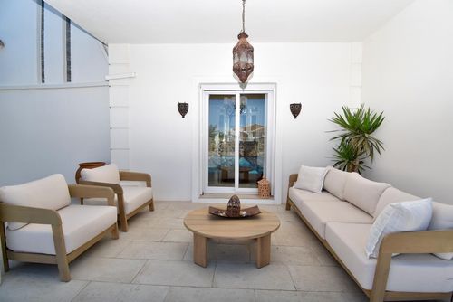 Morales Maravillosa villa con piscina privada en Chiclana de la Frontera, Costa de la Luz, España, para 6 personas. La casa está situada en una zona residencial, a 3 km de la playa de La Barrosa y a 3 km de La Barrosa....