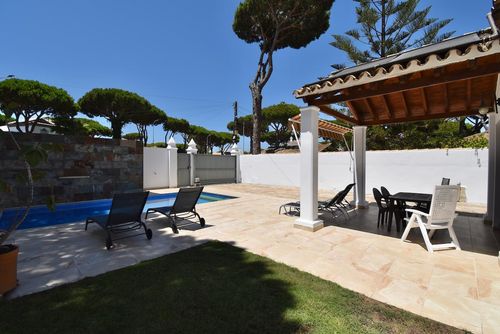 Concepcion Villa in Chiclana de la Frontera, Costa de la Luz, Spain with private pool for 7 persons. The house is situated in a rural and residential beach area, close to restaurants and bars, a tennis court, and 1 km from La Barrosa beach....